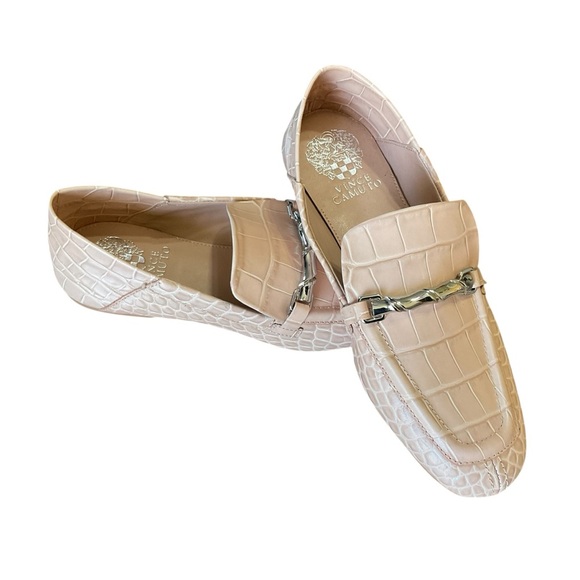VINCE CAMUTO PERENNA EMBOSSED PINK LEATHER LOAFER - Picture 7 of 8